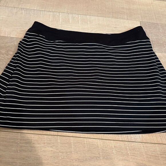 ATHLETA WOMENS BLACK WHITE STRIPED SKORT SIZE LARGE - Picture 2 of 8